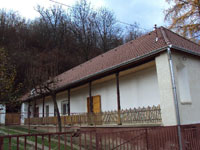 CSALÁDI HÁZ, BÁTAAPÁTI 