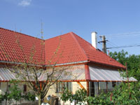 CSALÁDI HÁZ, BÁTA